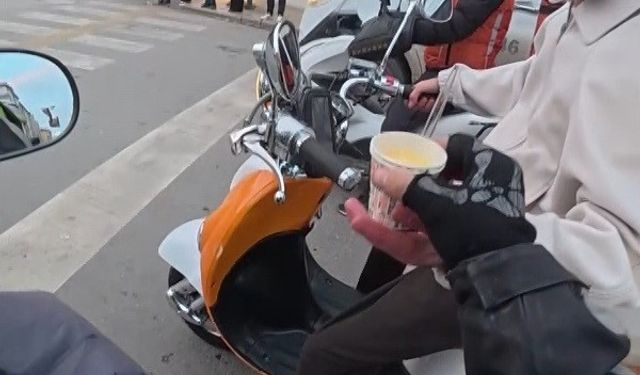 Motosikleti ile trafikte boza ikramı