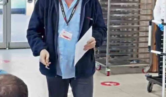 Mudanya yazaki işçilerinden MESS’in düşük zam teklifine çatal-kaşıklı protesto