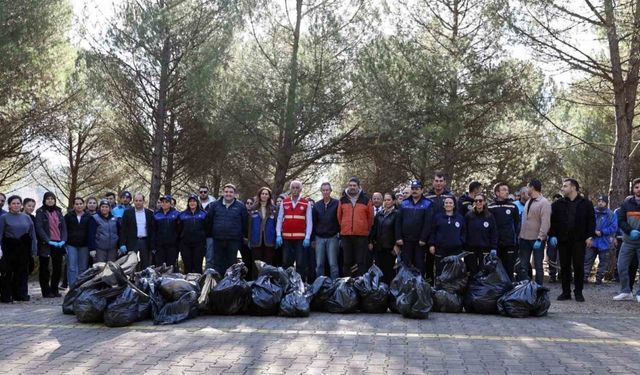 Muğla Büyükşehir Belediyesi’nin temizlik seferberliği Ula Göleti’nden başladı