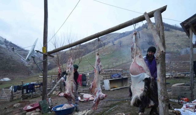 Muş’ta asırlık kavurma geleneği yaşatılıyor