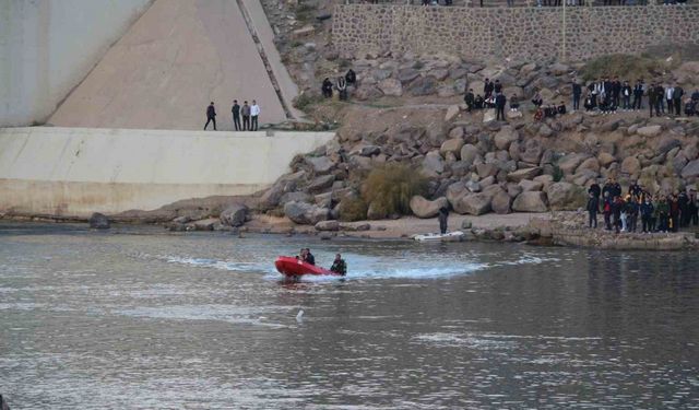 Nehre düşen terliğini almak isterken akıntıya kapılan çocuğun cansız bedeni bulundu