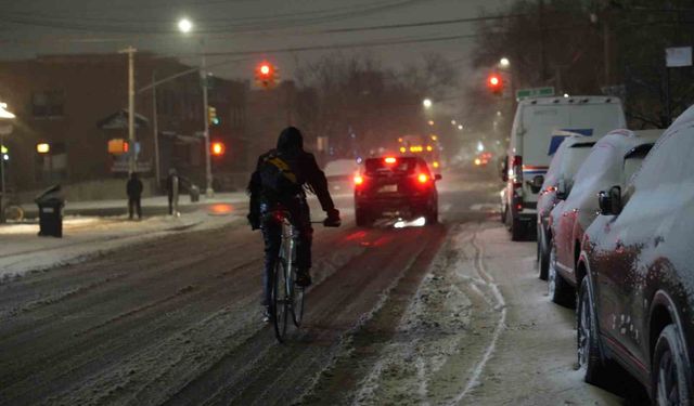 New York ve New Jersey'i kar fırtınası vurdu, acil durum ilan edildi