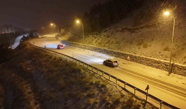 Palandöken beyaz örtüsüne büründü