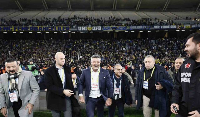 Sadettin Saran, galibiyet coşkusunu taraftarlarla yaşadı