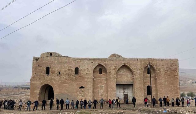 Şanlıurfa’da doğa tutkunları tarihi Germuş Kilisesi için yürüdü