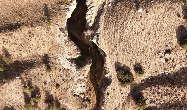 Serençay Kanyonu ve Teke Sarayı doğal güzelliğiyle geçmişe ışık tutuyor