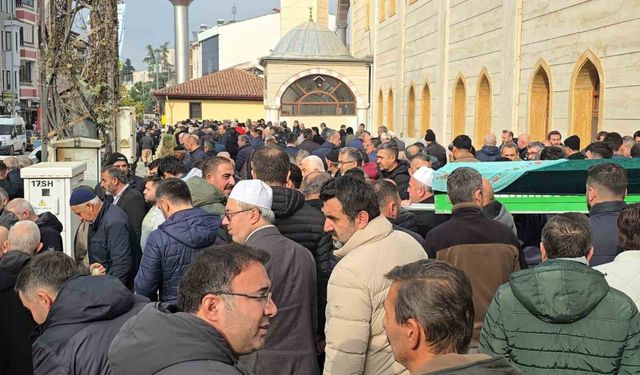 Sınıf öğretmeni son yolculuğuna uğurlandı