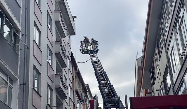 Şişli’deki çatı yangını paniğe neden oldu