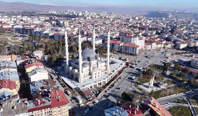 Sivas’ın silüetini yeniledi, şehrin her yerinden görülebiliyor