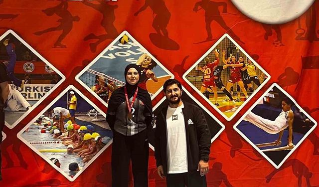 Şuhut Anadolu Lisesi’nden tarihi başarı