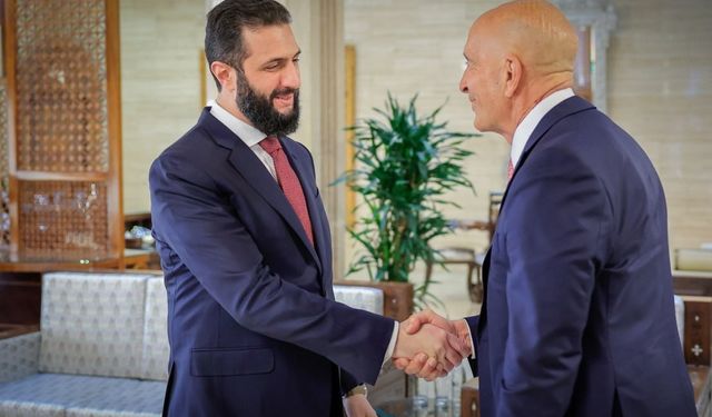 Suriye Devlet Başkanı eş-Şara, ABD’nin Suriye Özel Temsilcisi Barrack’ı kabul etti