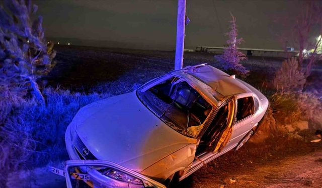 Taklalar atarak şarampole yuvarlanan aracın sürücüsü kazayı hafif sıyrıklarla atlattı