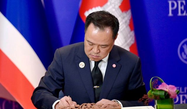 Tayland Başbakanı parlamentoyu feshetti, erken seçim süreci başladı