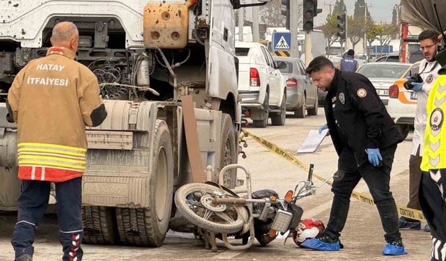 Tır ile çarpışan motosikletteki anne ve 2 aylık bebeği öldü
