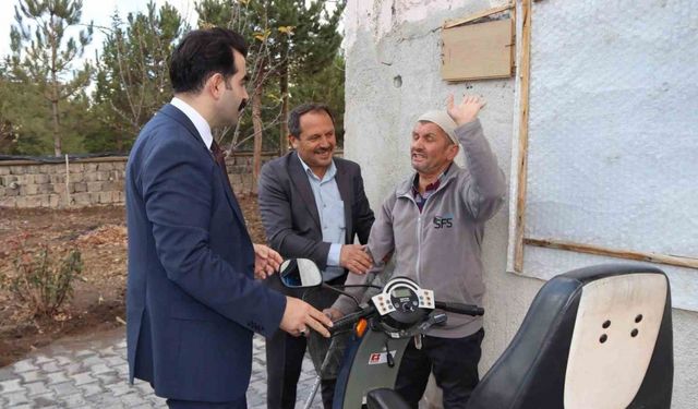 Tomarza Kaymakamı Eser Engelliler Günü’nü unutmadı