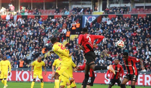 Trendyol Süper Lig: Gaziantep FK: 0 - Göztepe: 0 (İlk yarı)