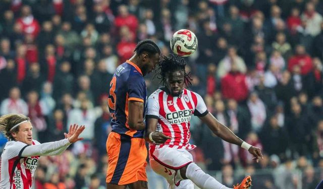 Trendyol Süper Lig: Samsunspor: 0 - RAMS Başakşehir: 0 (İlk yarı)