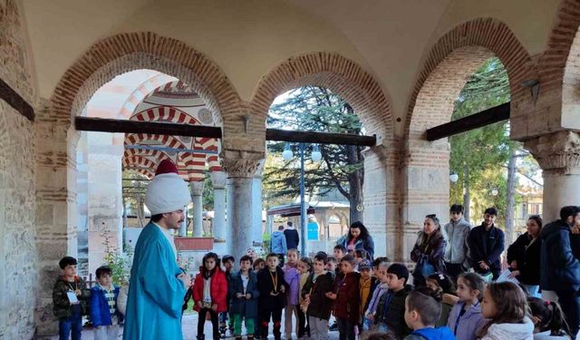 Turizm Fakültesi öğrencileri Kurşunlu Külliyesi’ni yerinde inceledi