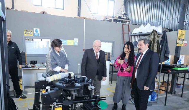 Türk mühendislerden çocuklar için mobil yürüme robotu