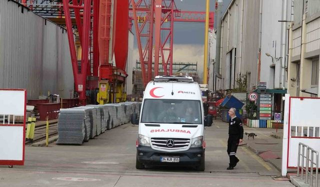 Tuzla’da tersanede iskele çöktü: 2 işçi yaralandı