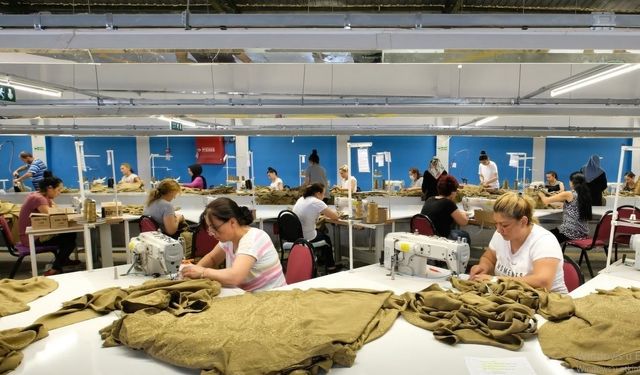 Ücretli çalışan sayısı yıllık yüzde 1,0 arttı