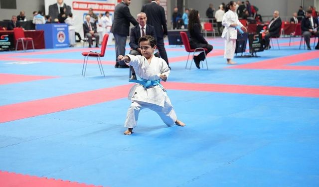 Uluslararası Karete Turnuvası’nda Gaziosmanpaşa rüzgarı esti