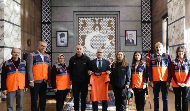 Vali Çelik: "AFAD gönüllüleri toplumun güçlü dayanağıdır"