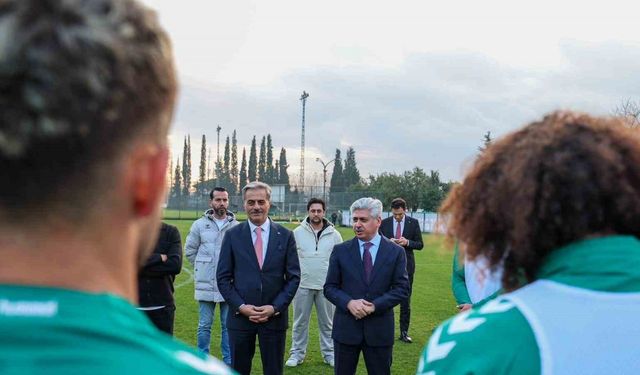 Vali Doğan ve Başkan Alemdar’dan Sakaryaspor ziyareti