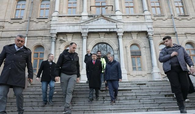 Vali Musa Işın, Kütahya Lisesi’nde incelemelerde bulundu