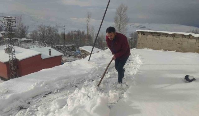Van’da kar yağışı: Yüksek kesimlerde zorlu şartlar