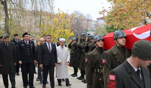 Vefat eden Kıbrıs gazisi son yolculuğuna uğurlandı