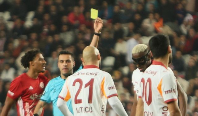 Victor Osimhen cezalı duruma düştü