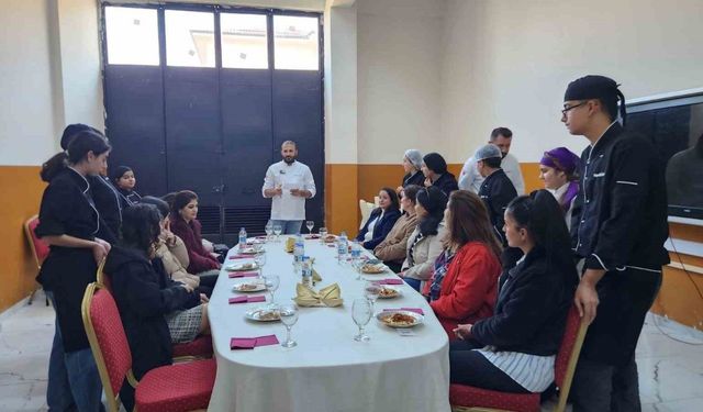 Yemekleri bu kez öğrenciler yaptı, anneler jüri oldu