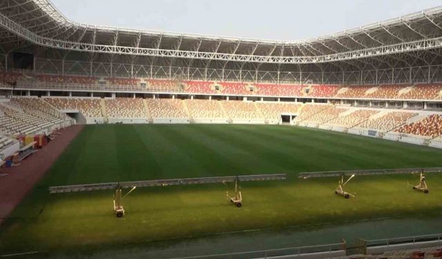 Yeni Malatyaspor’dan geriye kusursuz stat zemini kaldı