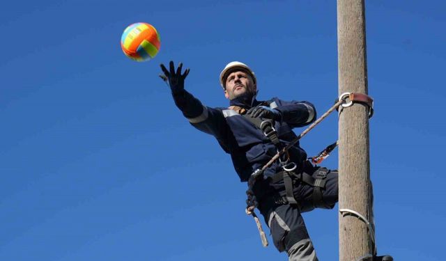 Yoğun kış şartlarına zorlu parkurda hazırlanıyorlar