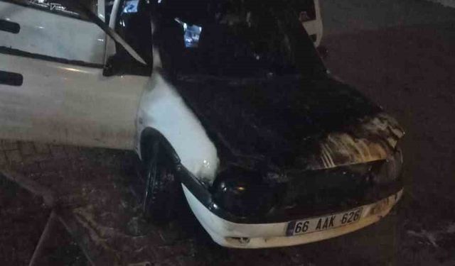 Yozgat’ta otomobil alevlere teslim oldu