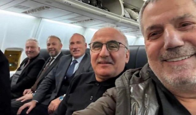 Rize'nin siyasi rakiplerinden uçak selfisi