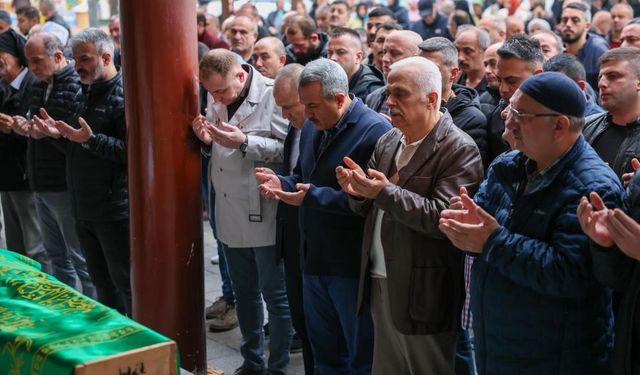 Devlet himayesinde yetişti, son yolculuğuna protokol uğurladı