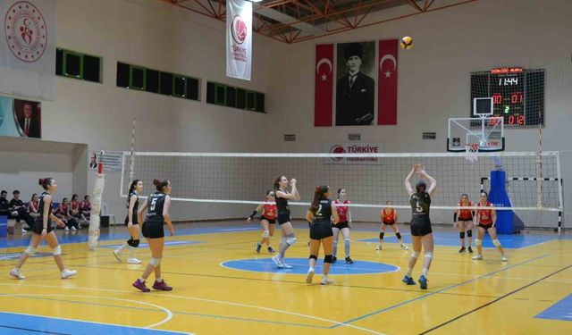 4. Geleneksel Yıldız Kızlar Voleybol Turnuvası başladı