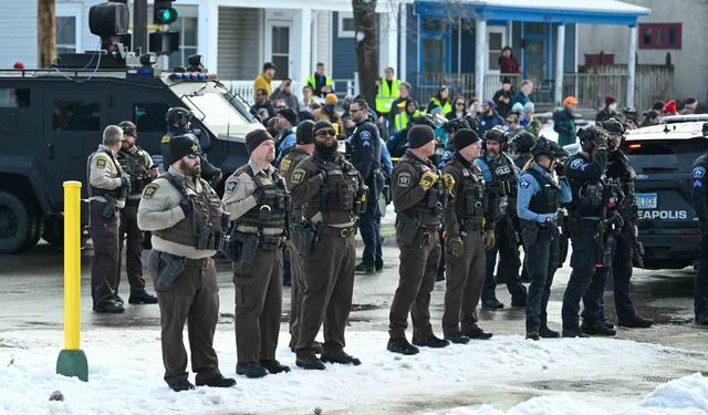 ABD Göçmenlik ve Gümrük Muhafaza Dairesi ajanları bir kadını vurarak öldürdü