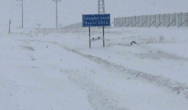 Ardahan'da 60 köy yolu ulaşıma kapandı