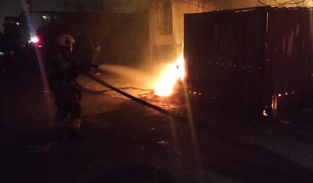 Arsuz'da müstakil evden alevler yükseldi