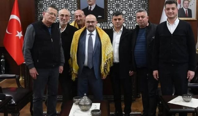 Balıkesir'de Vali Ustaoğlu devecileri kabul etti