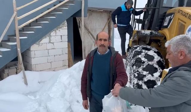 Battalgazi Belediyesi ekipleri 21 kilometre yolu açarak hastaya ilaçlarını yetiştirdi