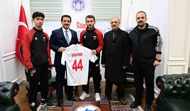 Battalgazi Belediyespor'un milli gururları Başkan Taşkın'ı ziyaret etti