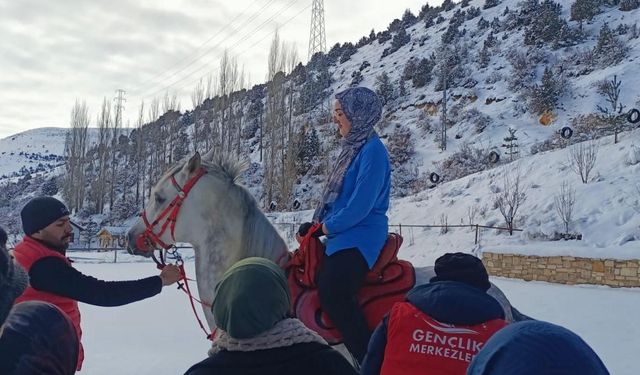 Bayburt'ta bağımlılıkla mücadele kapsamında binicilik etkinliği düzenledi