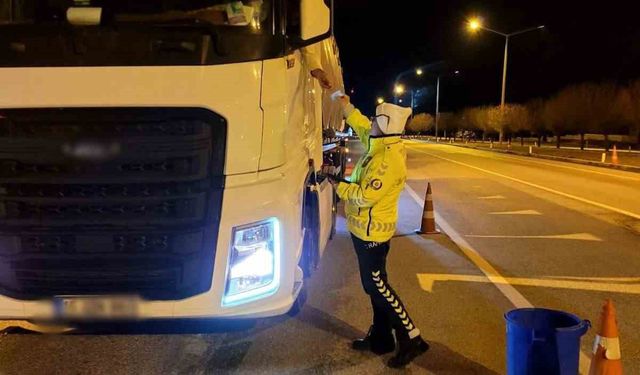 Burdur'da yük taşıyan araçlara yönelik denetim