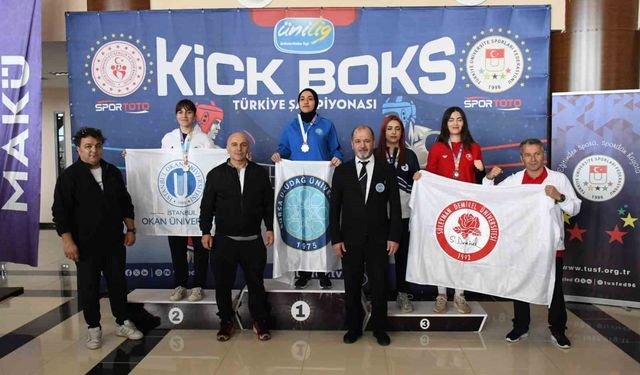 BUÜ'lü kick boksçulardan madalya başarısı