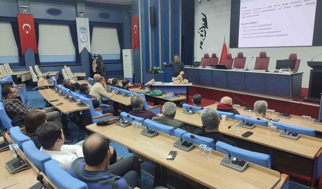 Büyükşehir personeline yönelik ilk yardım eğitimleri düzenlendi