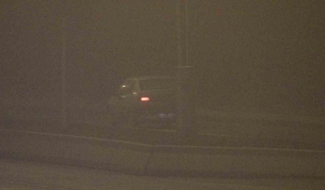 Çankırı'da etkili olan sis görüş mesafesini 50 metreye düşürdü